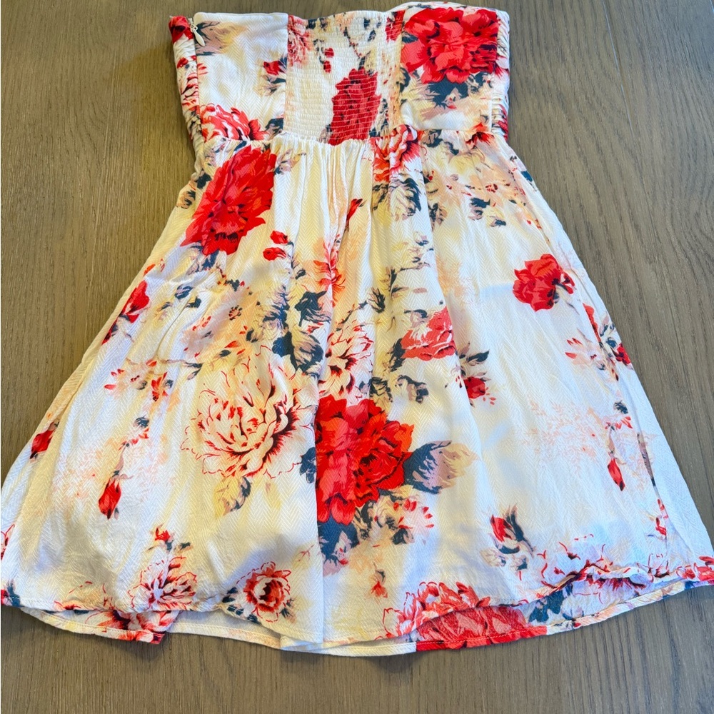 Kimchi Blue Strapless Floral Dress (size small)